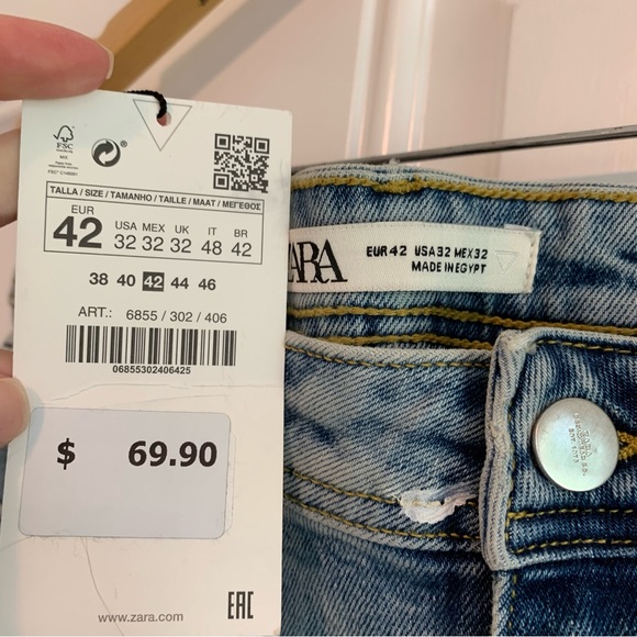 Ripped skinny jeans - Picture 3 of 9